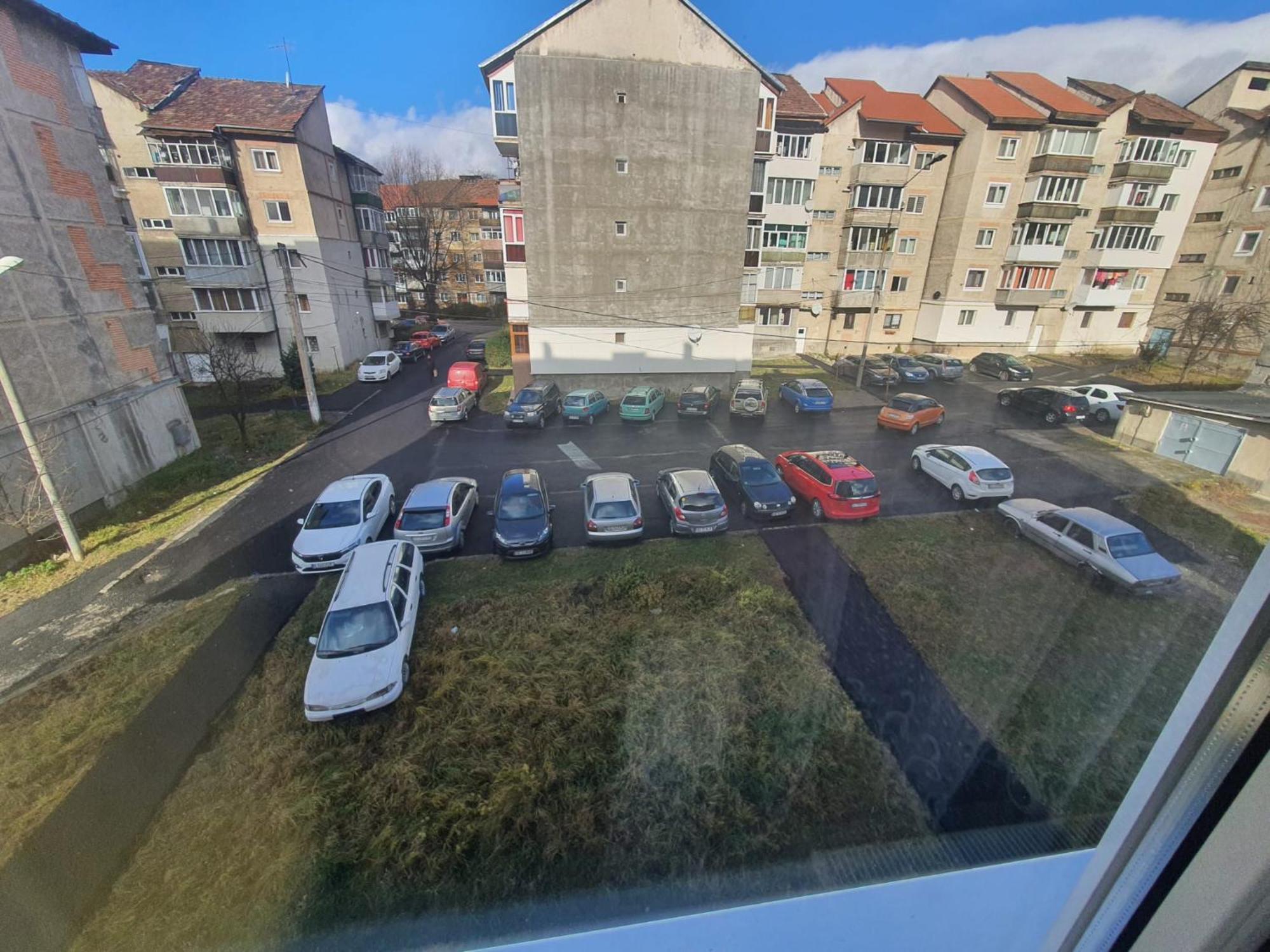 Near Center Apartment Petrosani Exterior photo